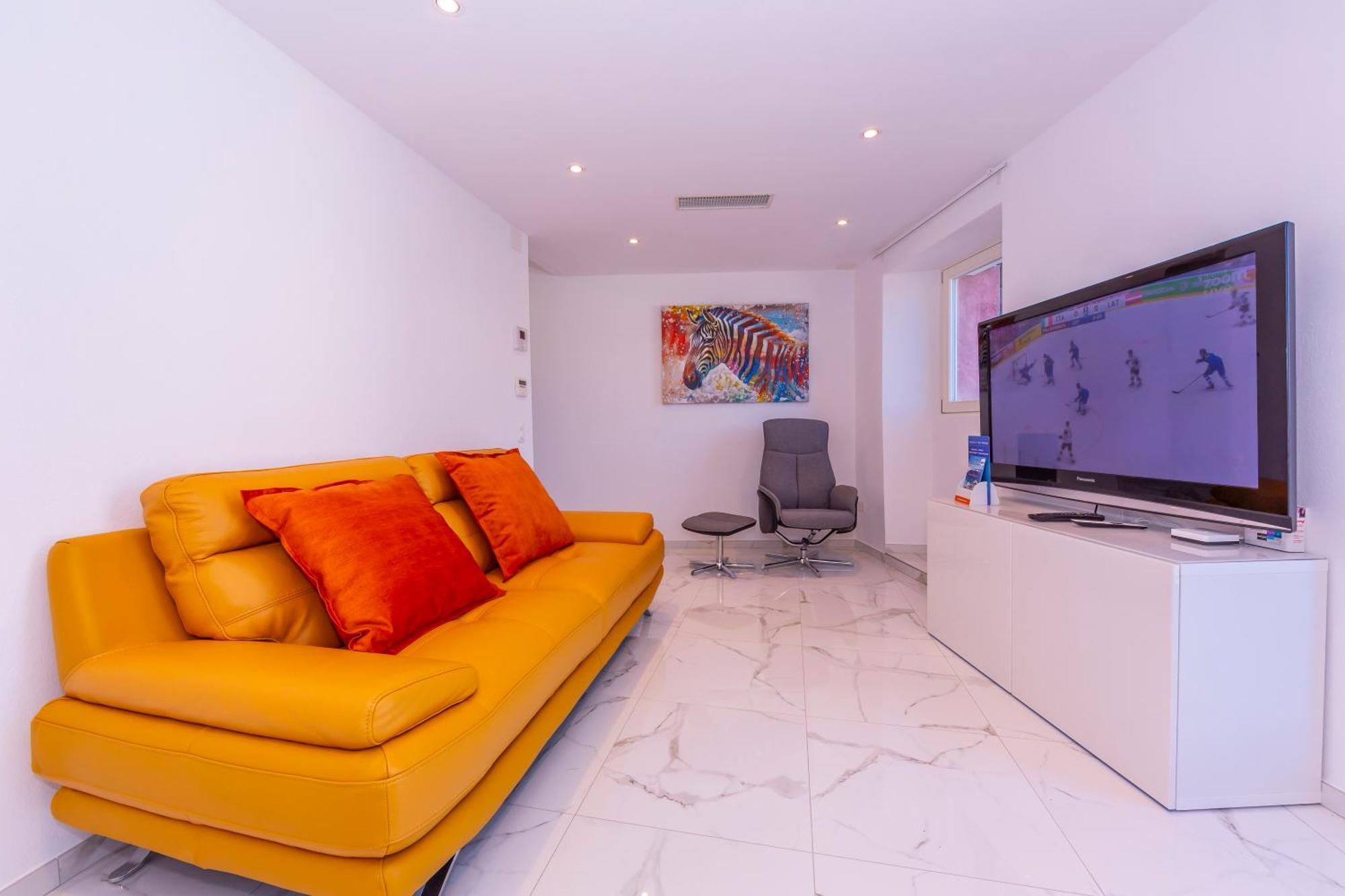 Yellow View Apartment - Happy Rentals 론코 소프라 아스코나 외부 사진