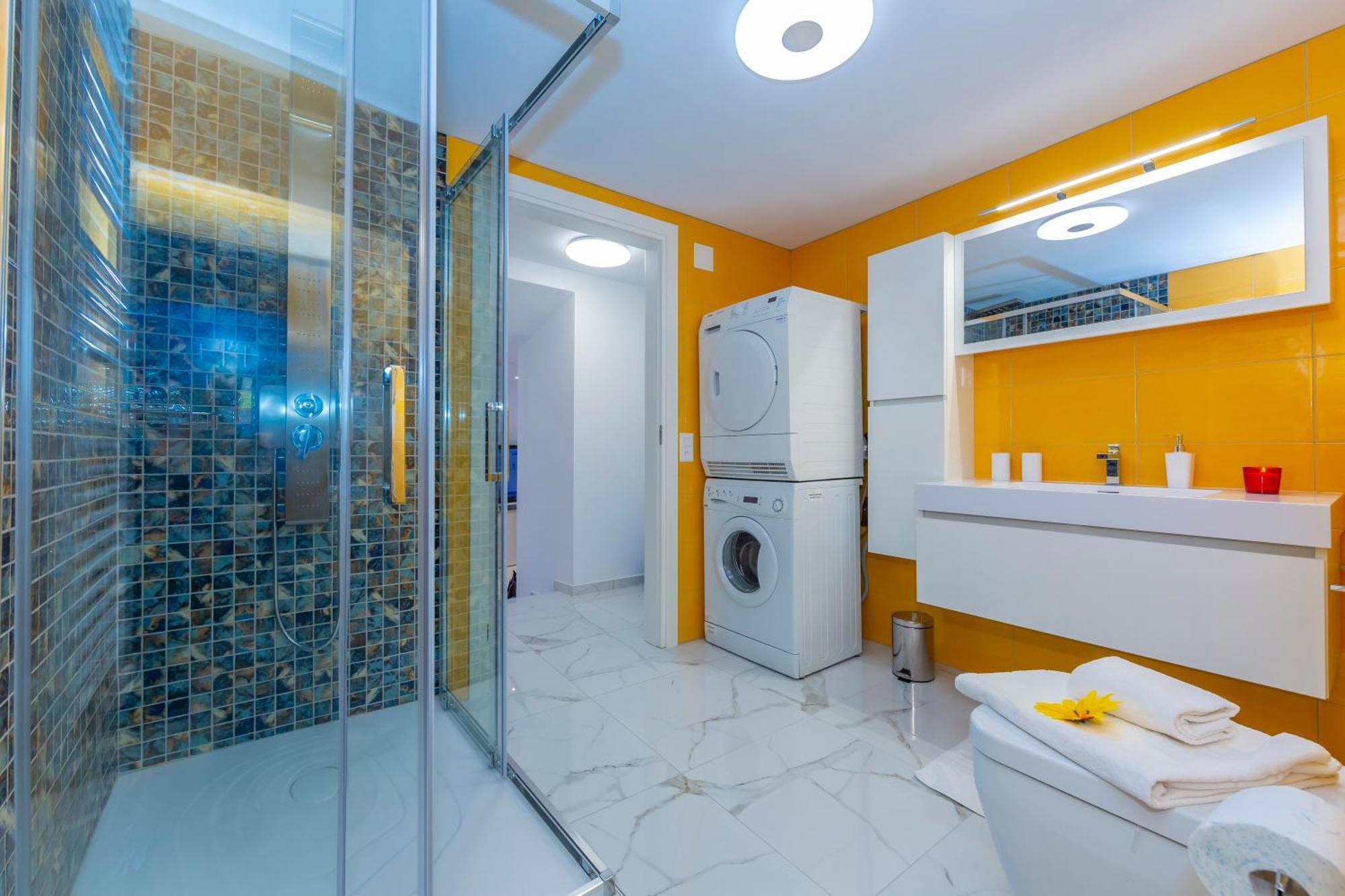 Yellow View Apartment - Happy Rentals 론코 소프라 아스코나 외부 사진