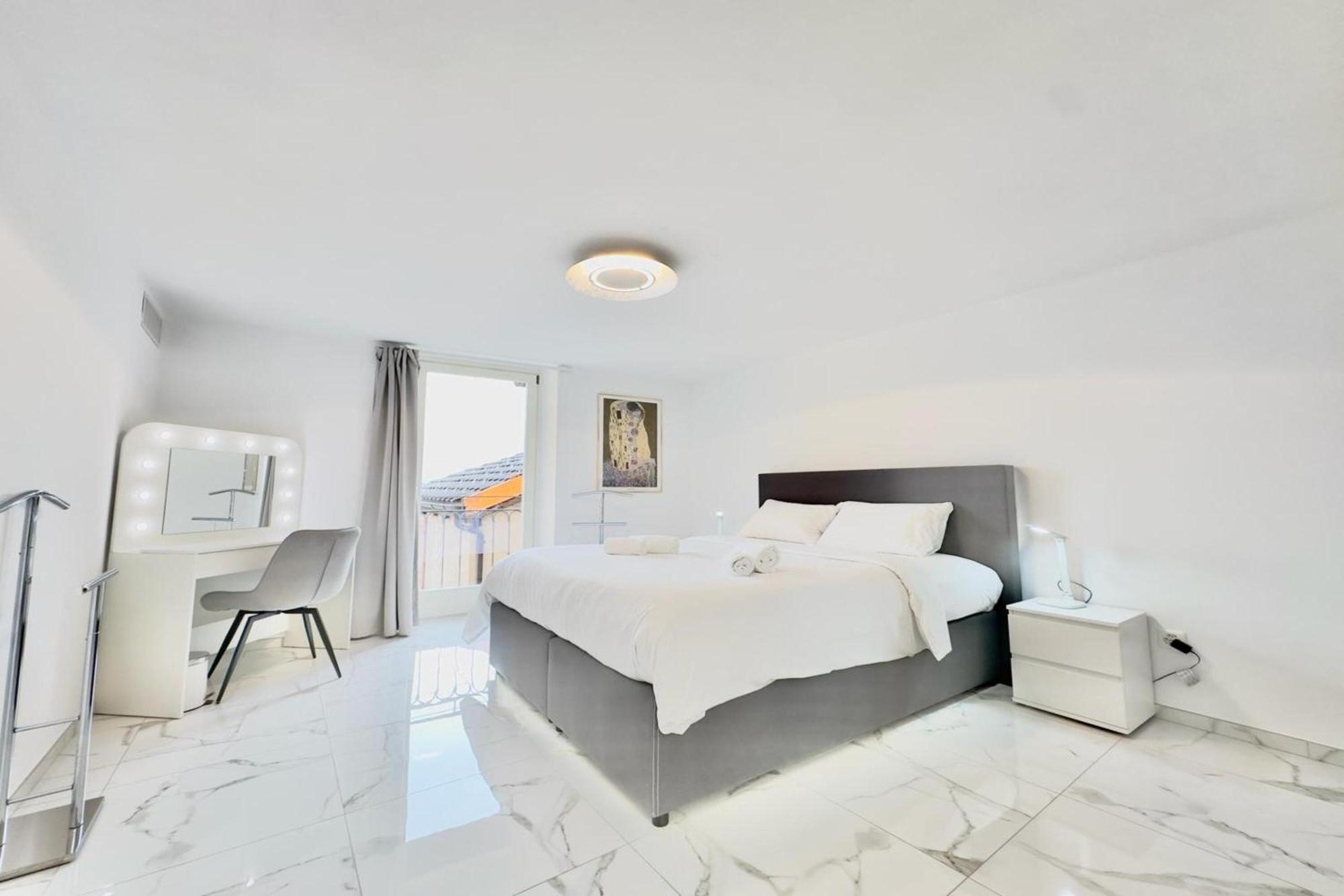 Yellow View Apartment - Happy Rentals 론코 소프라 아스코나 외부 사진
